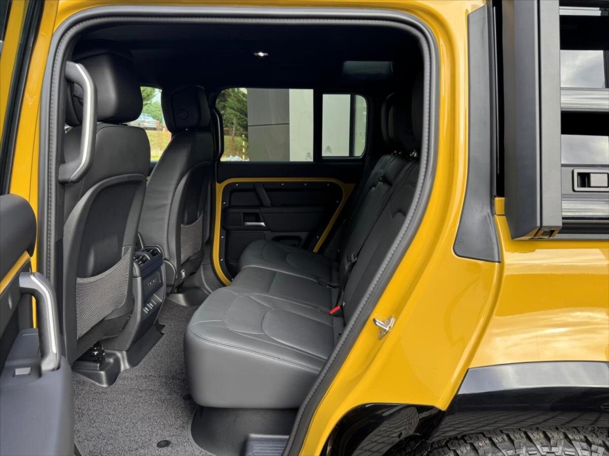 Land Rover Defender SUV 3,0 l 257 kw