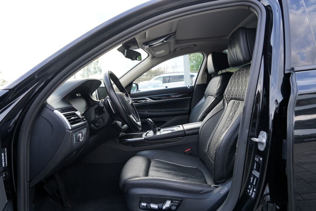 BMW Řada 7 Sedan / Limuzína 4,4 l 390 kw