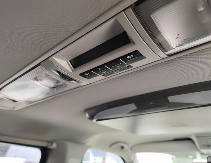 Volkswagen Caravelle Ostatní 2,5 l 96 kw