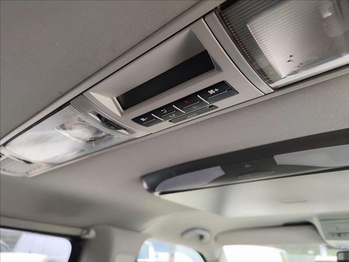 Volkswagen Caravelle Ostatní 2,5 l 96 kw