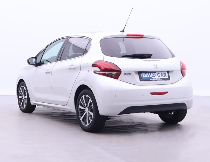 Peugeot 208 5