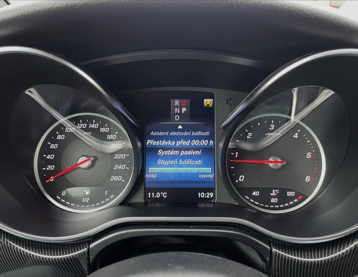 Mercedes-Benz Třídy V 44