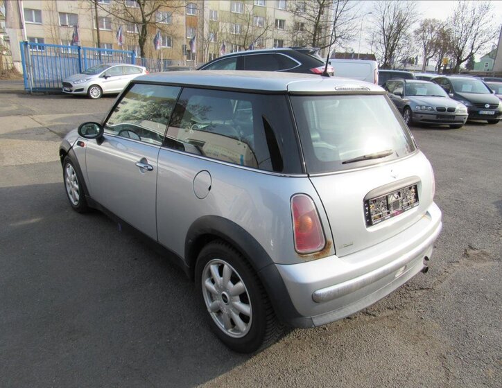 Mini Cooper Hatchback 1,6 l 66 kw