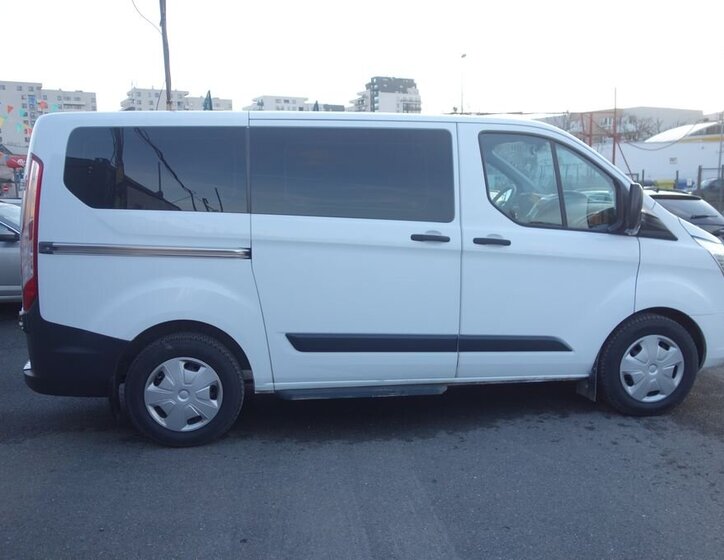 Ford Tourneo Custom 7