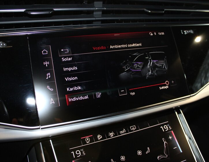 Audi Q8 SUV 3,0 l 210 kw