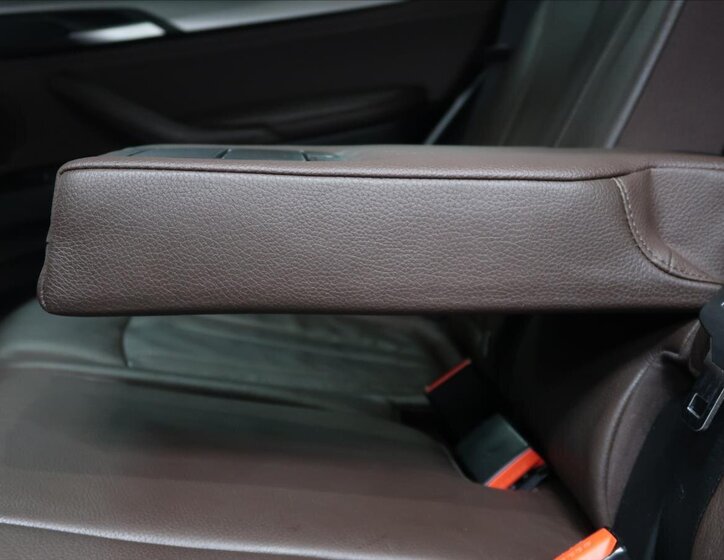 BMW X5 SUV / Terénní 2,0 l 160 kw