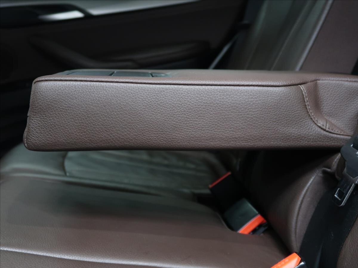 BMW X5 SUV / Terénní 2,0 l 160 kw