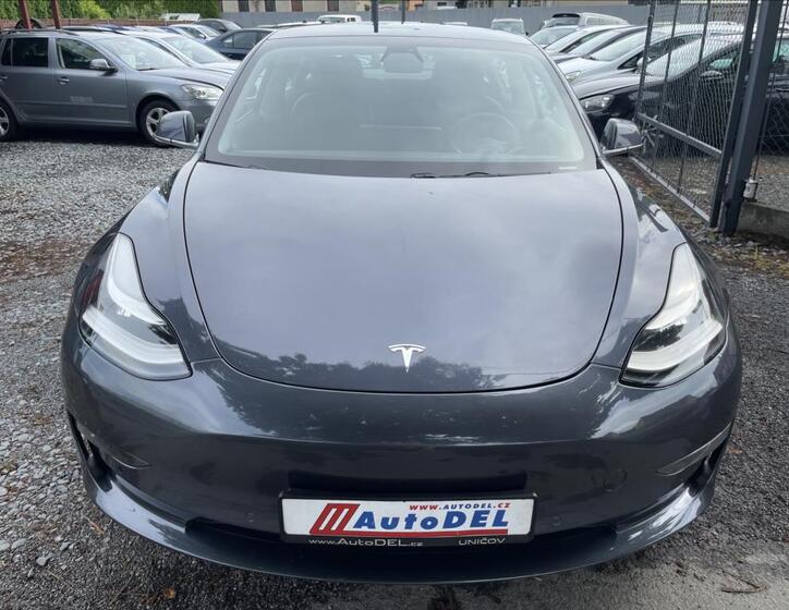 Tesla Model 3 11