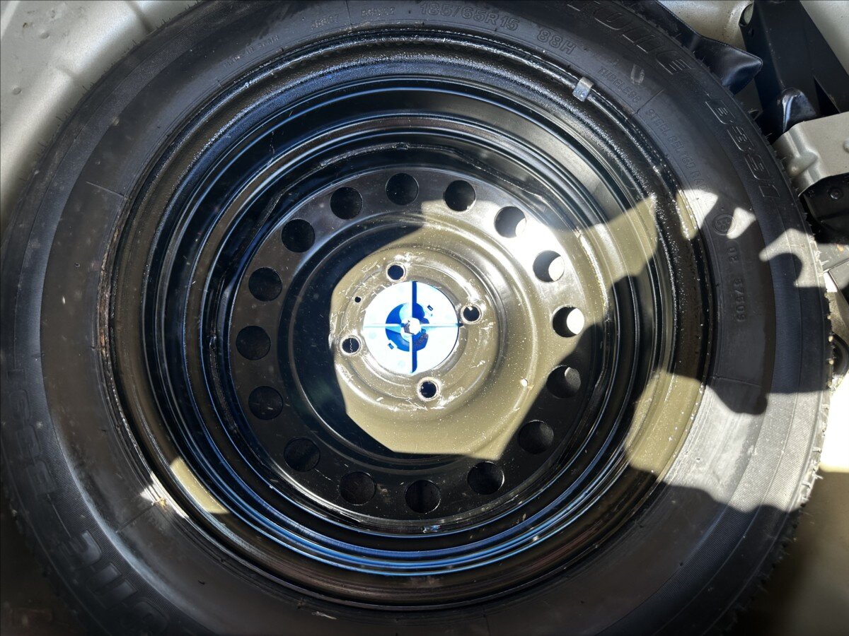 Nissan Almera Hatchback 1,5 l 72 kw