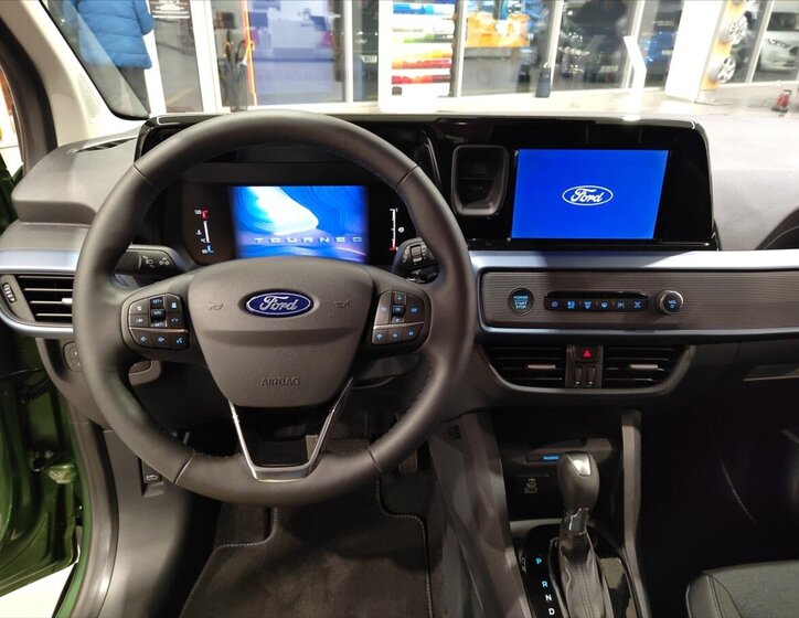 Ford Tourneo Courier 23