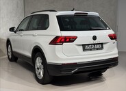 Volkswagen Tiguan 8