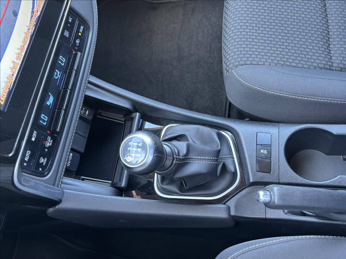 Toyota Corolla Sedan / Limuzína 1,6 l 97 kw