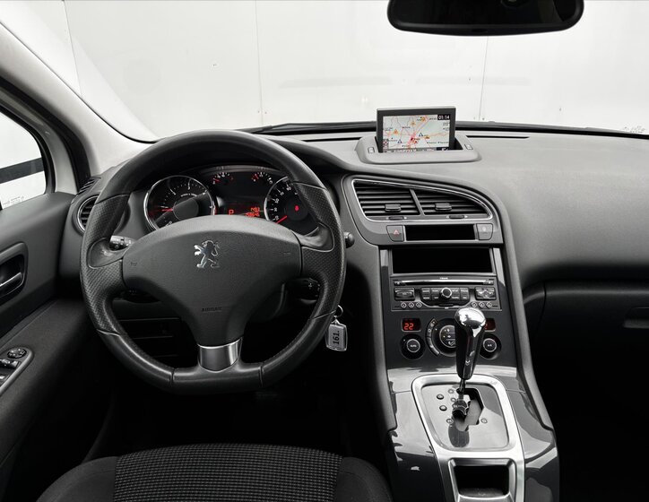 Peugeot 5008 MPV 2,0 l 120 kw