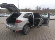 Porsche Cayenne Kombi 3,0 l 180 kw