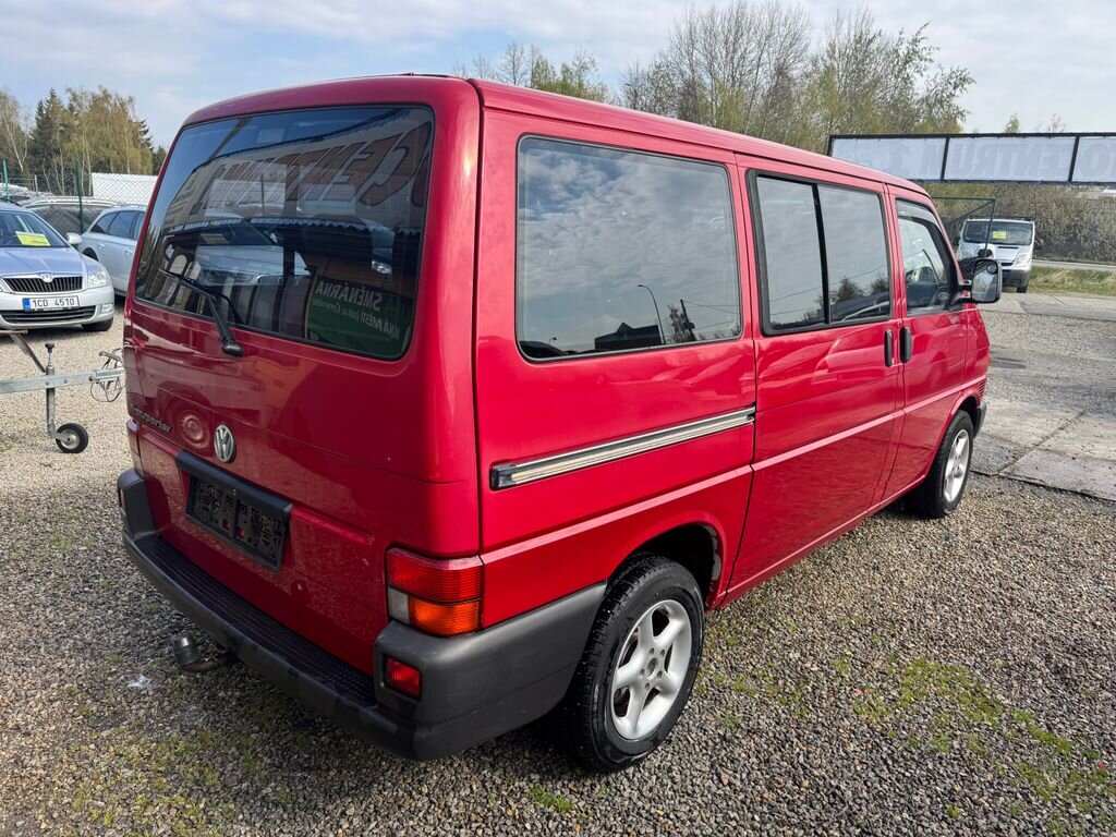 Volkswagen Transporter Kombi 2,5 l 65 kw