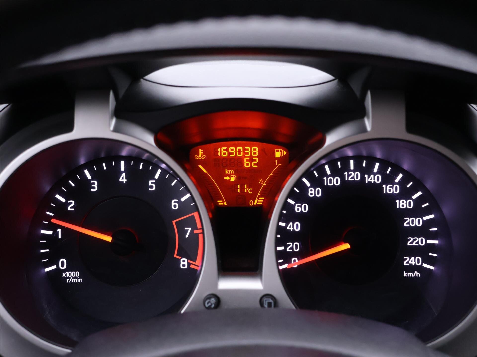 Nissan Juke SUV 1,6 l 140 kw