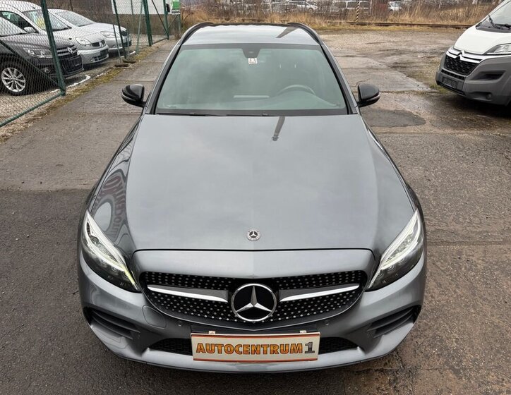 Mercedes-Benz Třídy C Kombi 2,2 l 143 kw
