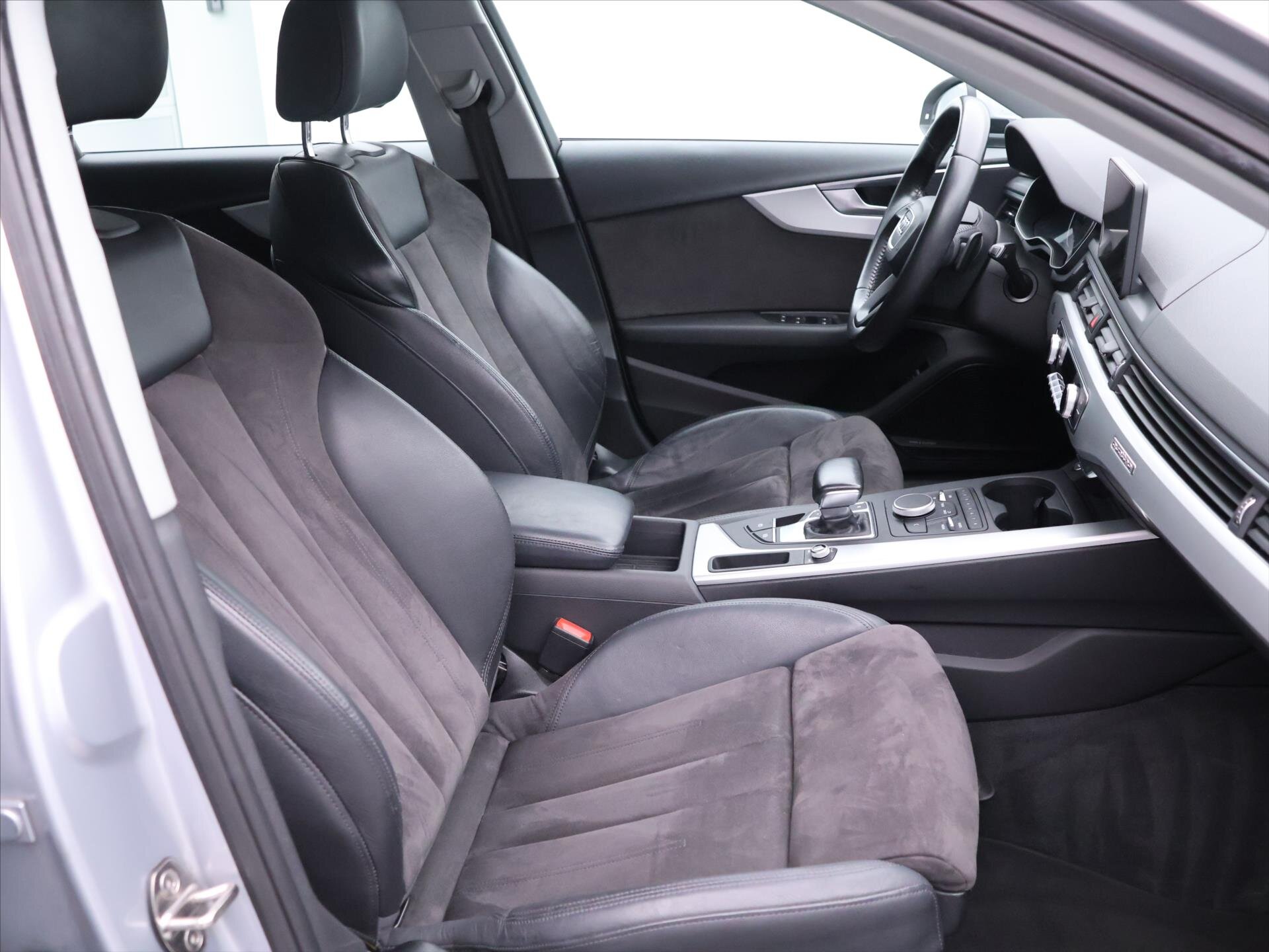 Audi A4 Kombi 2,0 l 140 kw