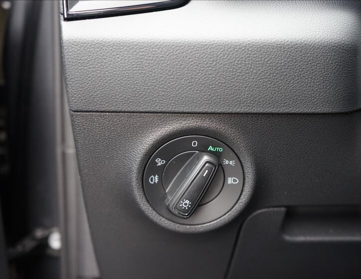 Škoda Karoq SUV / Terénní 1,5 l 110 kw