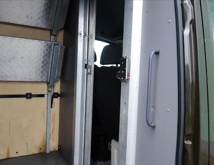 Mercedes-Benz Sprinter 11