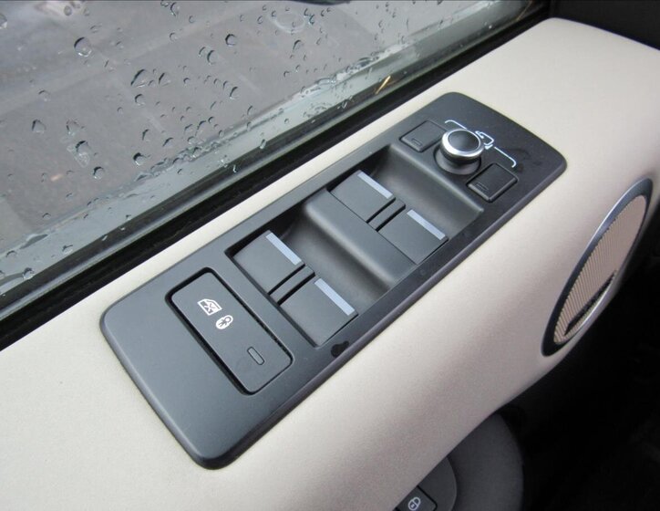 Land Rover Discovery 36