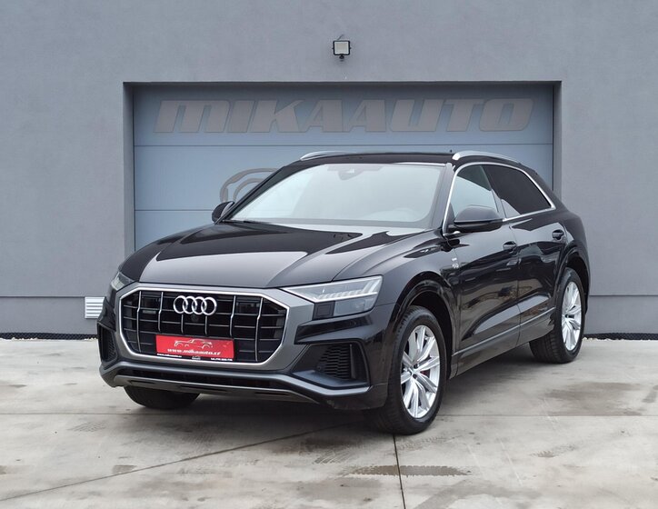 Audi Q8 1