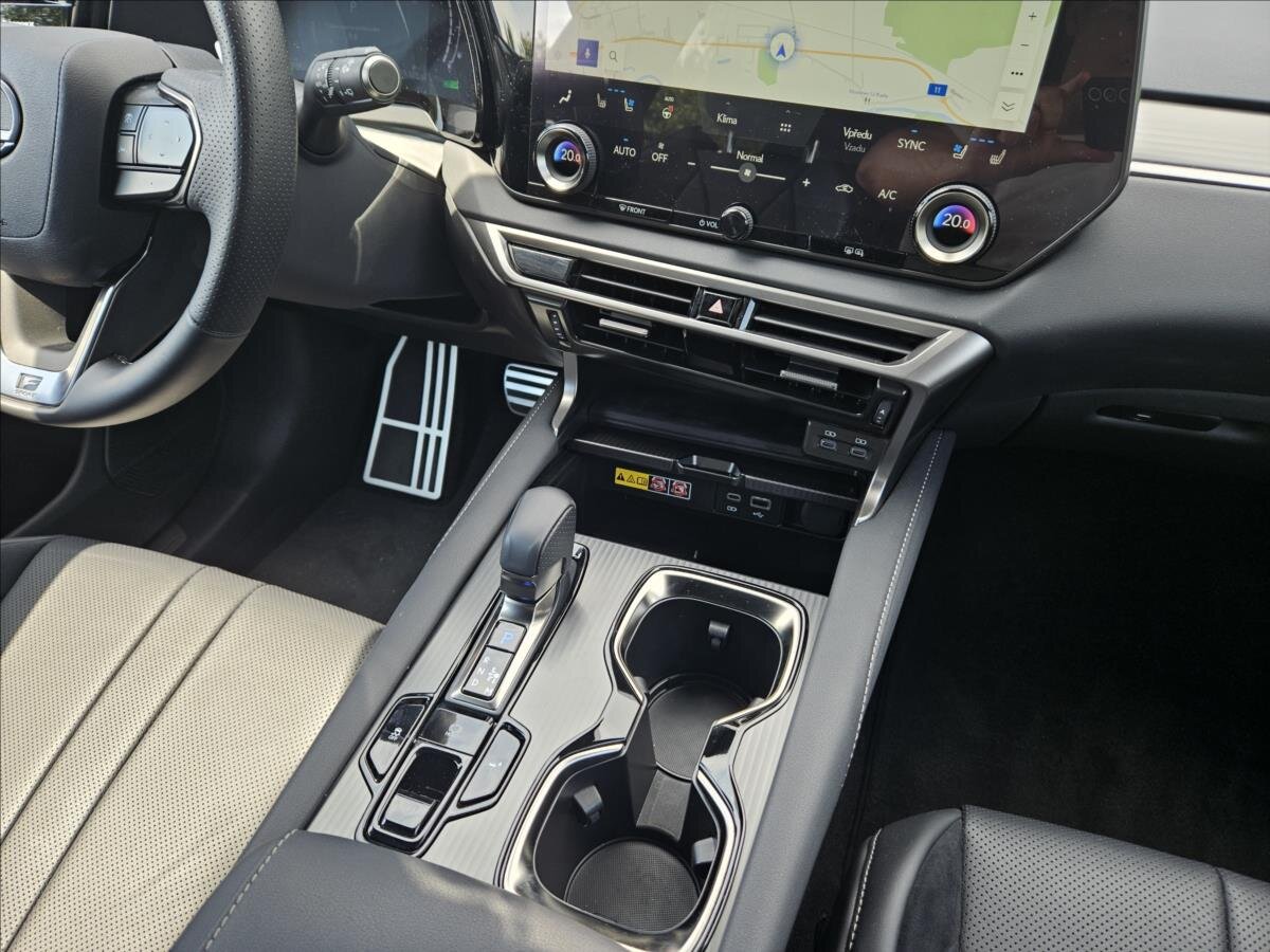 Lexus RX 500h SUV / Terénní 2,4 l 273 kw