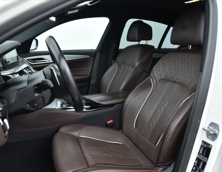 BMW Řada 5 Sedan / Limuzína 3,0 l 250 kw