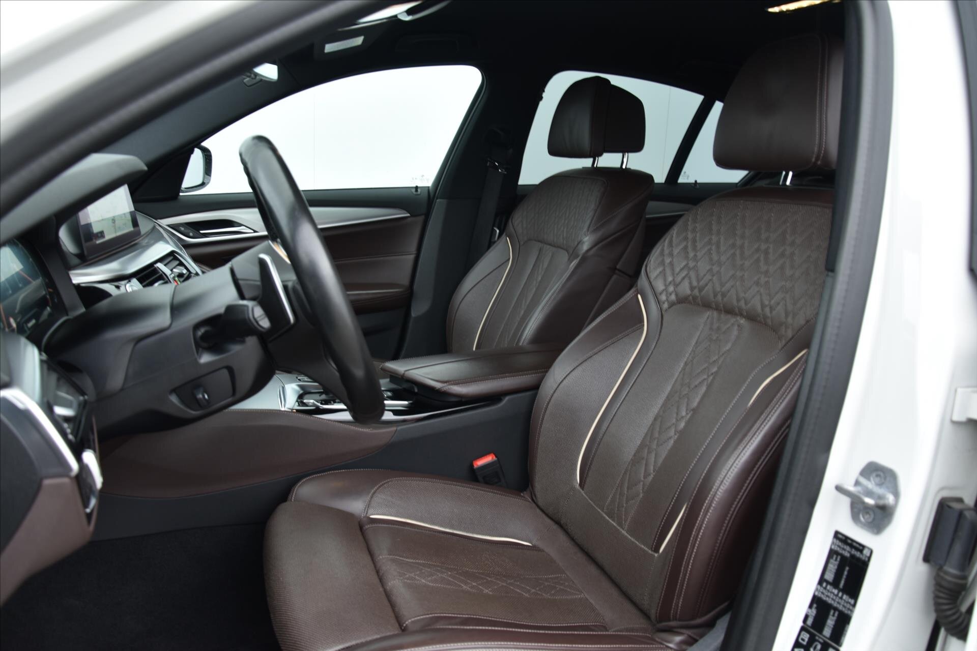 BMW Řada 5 Sedan / Limuzína 3,0 l 250 kw