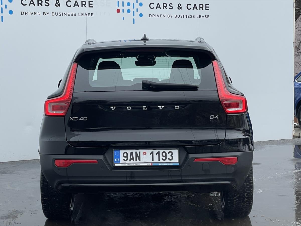 Volvo XC40 SUV / Terénní 2,0 l 145 kw