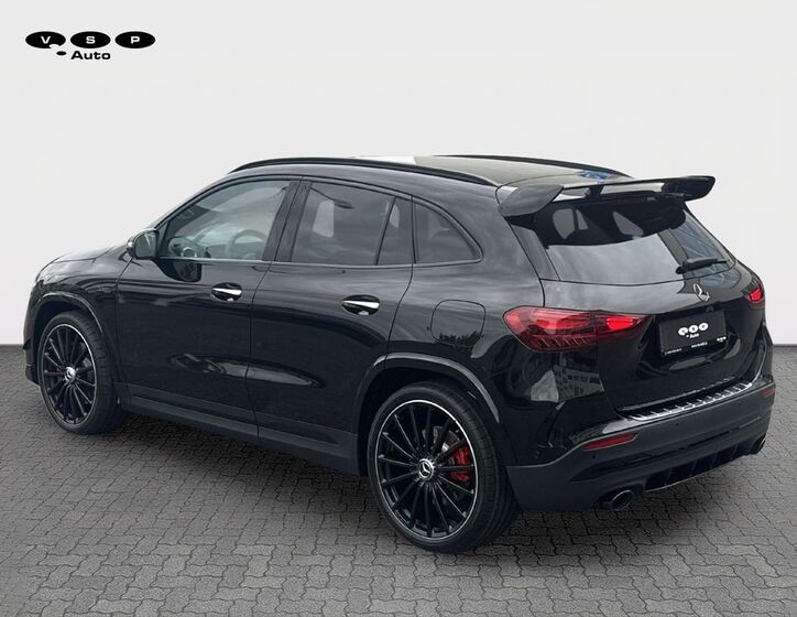 Mercedes-Benz GLA 3