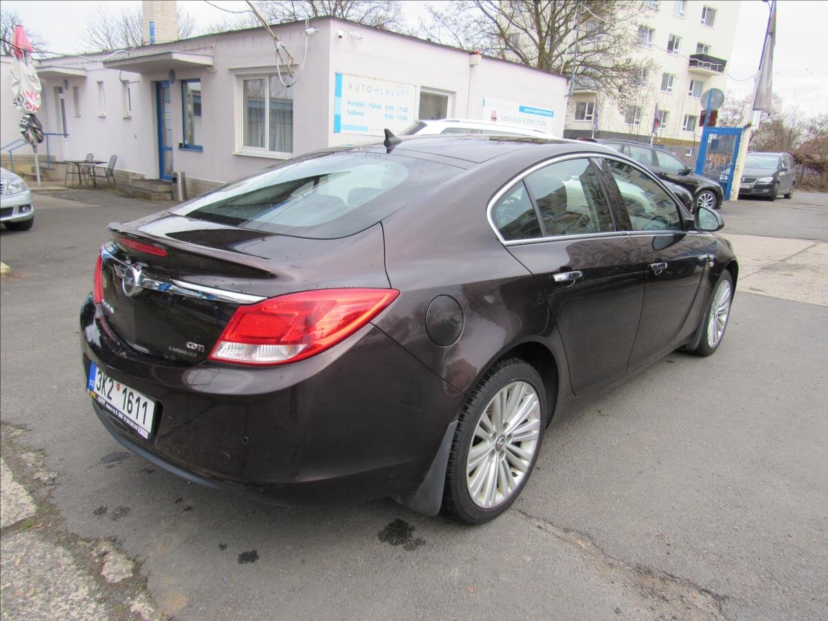 Opel Insignia Sedan / Limuzína 2,0 l 118 kw