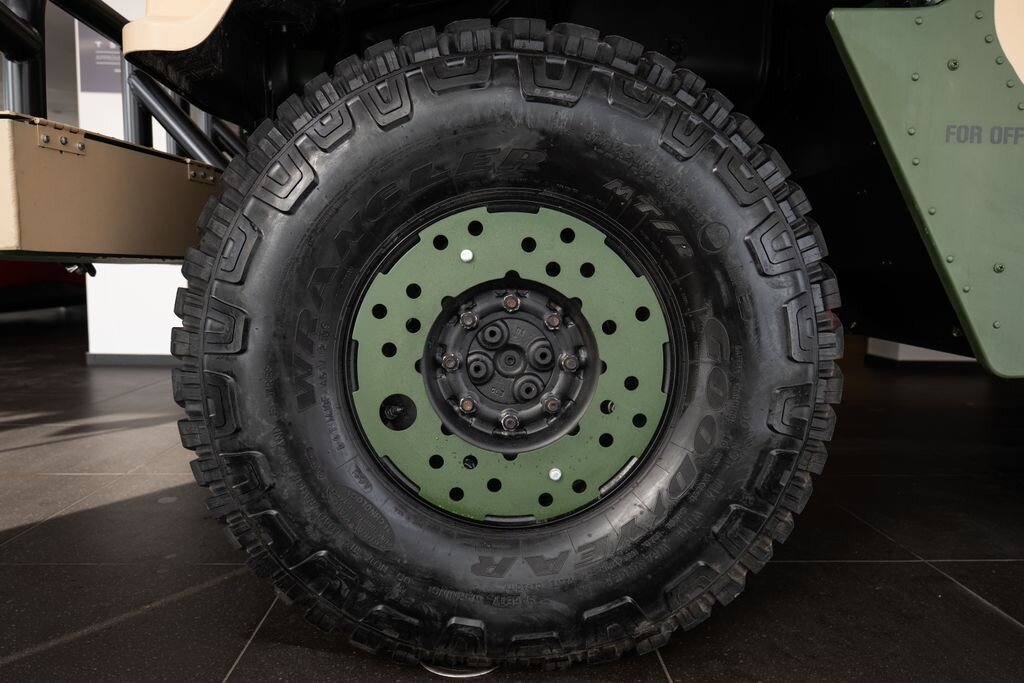 Hummer H1 SUV / Terénní 6,2 l 110 kw