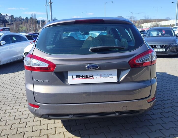Ford Mondeo Kombi 1,6 l 118 kw