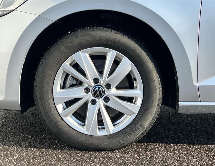 Volkswagen Touran MPV 1,5 l 110 kw