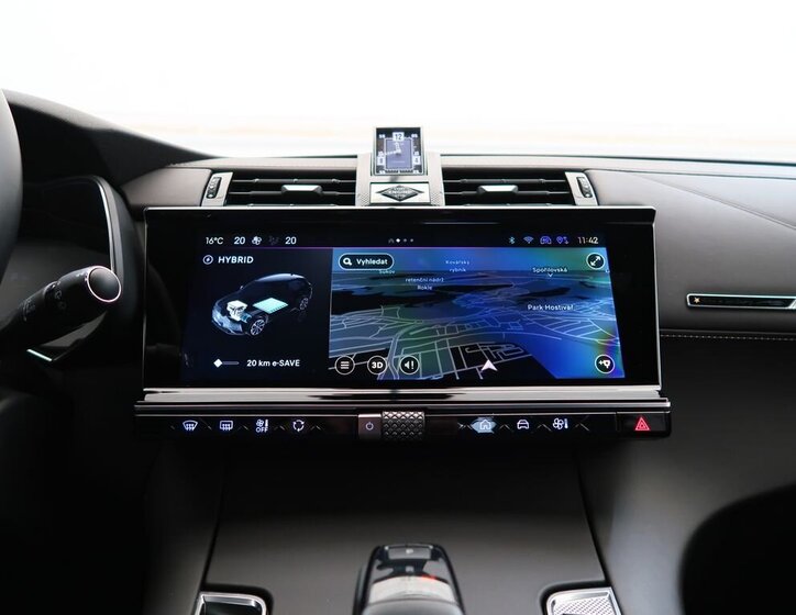 DS Automobiles DS7 Crossback SUV / Terénní 1,6 l 133 kw