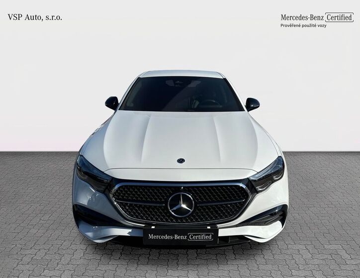 Mercedes-Benz Třídy E 8