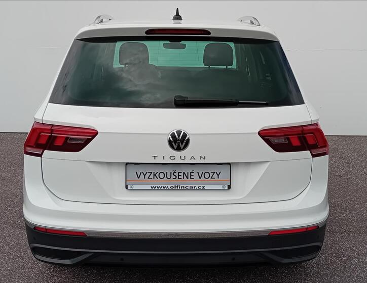 Volkswagen Tiguan 8