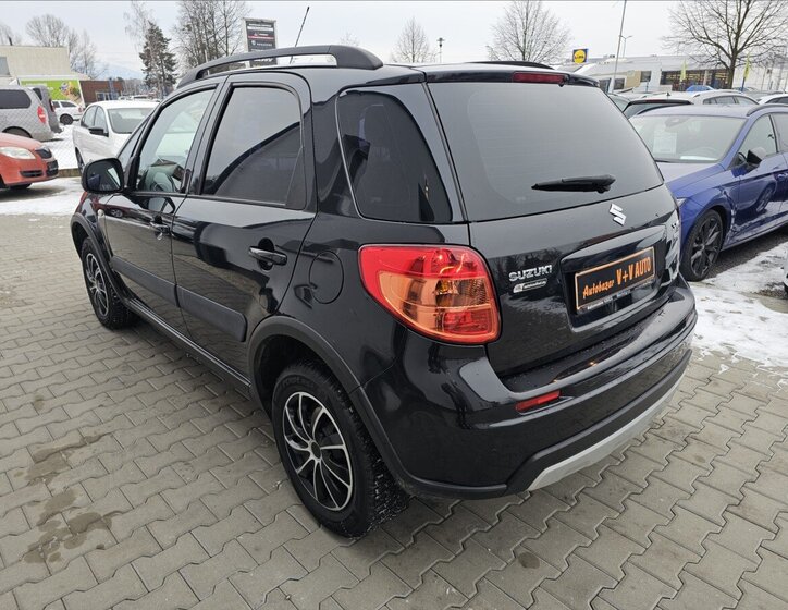 Suzuki SX4 8