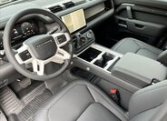 Land Rover Defender 11