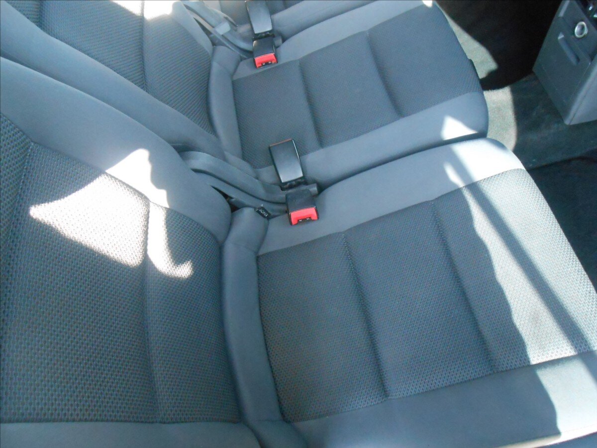 Volkswagen Touran MPV 1,6 l 77 kw