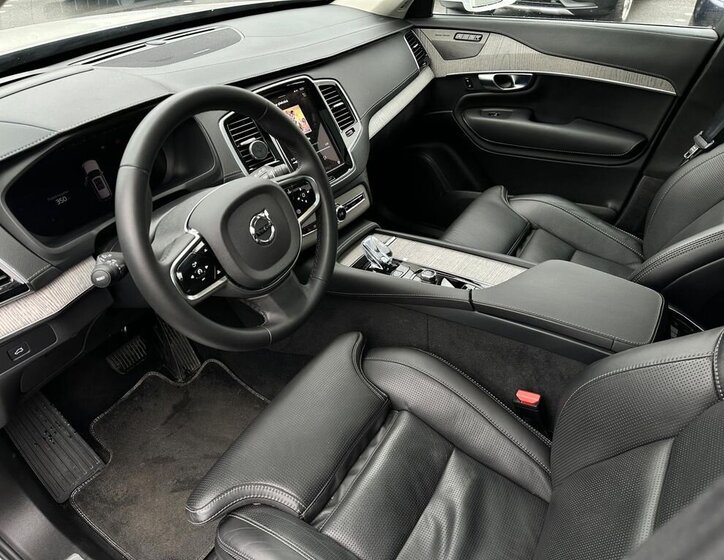 Volvo XC90 SUV / Terénní 2,0 l 173 kw