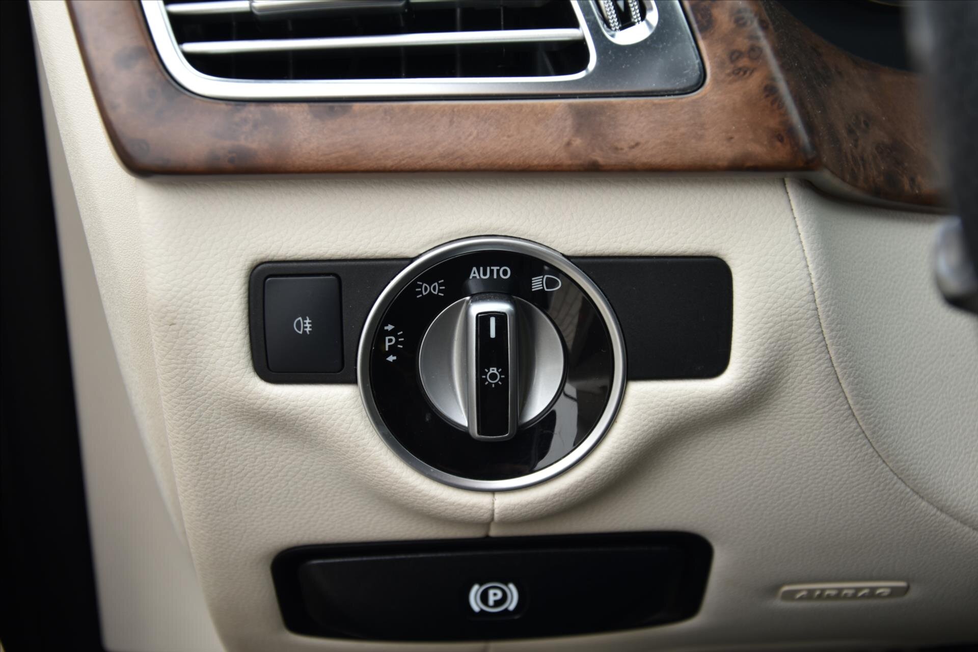 Mercedes-Benz CLS Sedan / Limuzína 3,0 l 195 kw