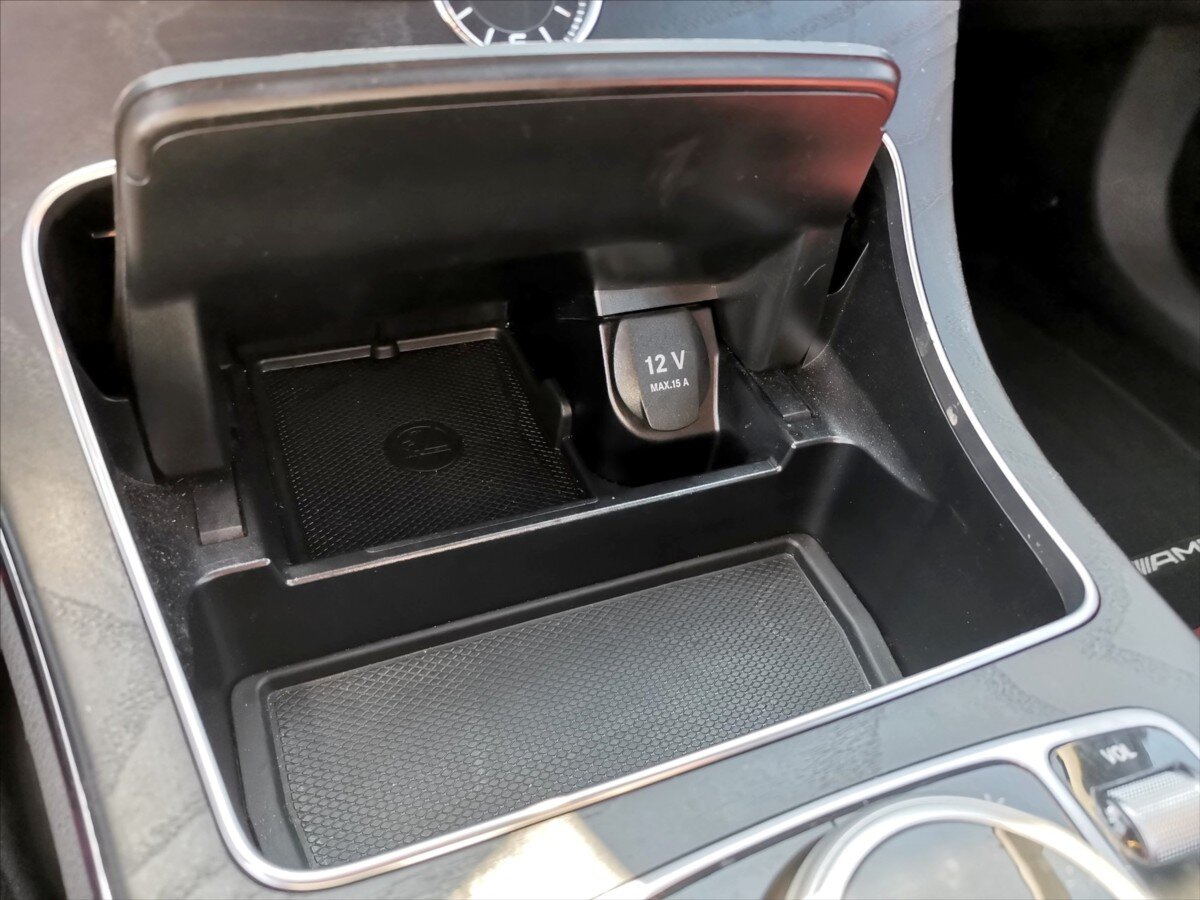 Mercedes-Benz Třídy C Kabriolet 2,0 l 180 kw