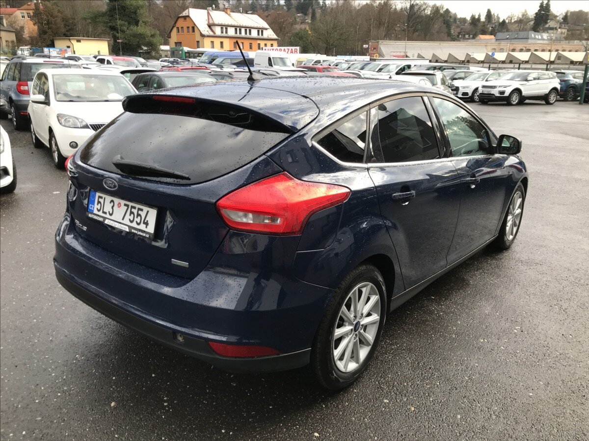 Ford Focus Hatchback 999,0 92 kw