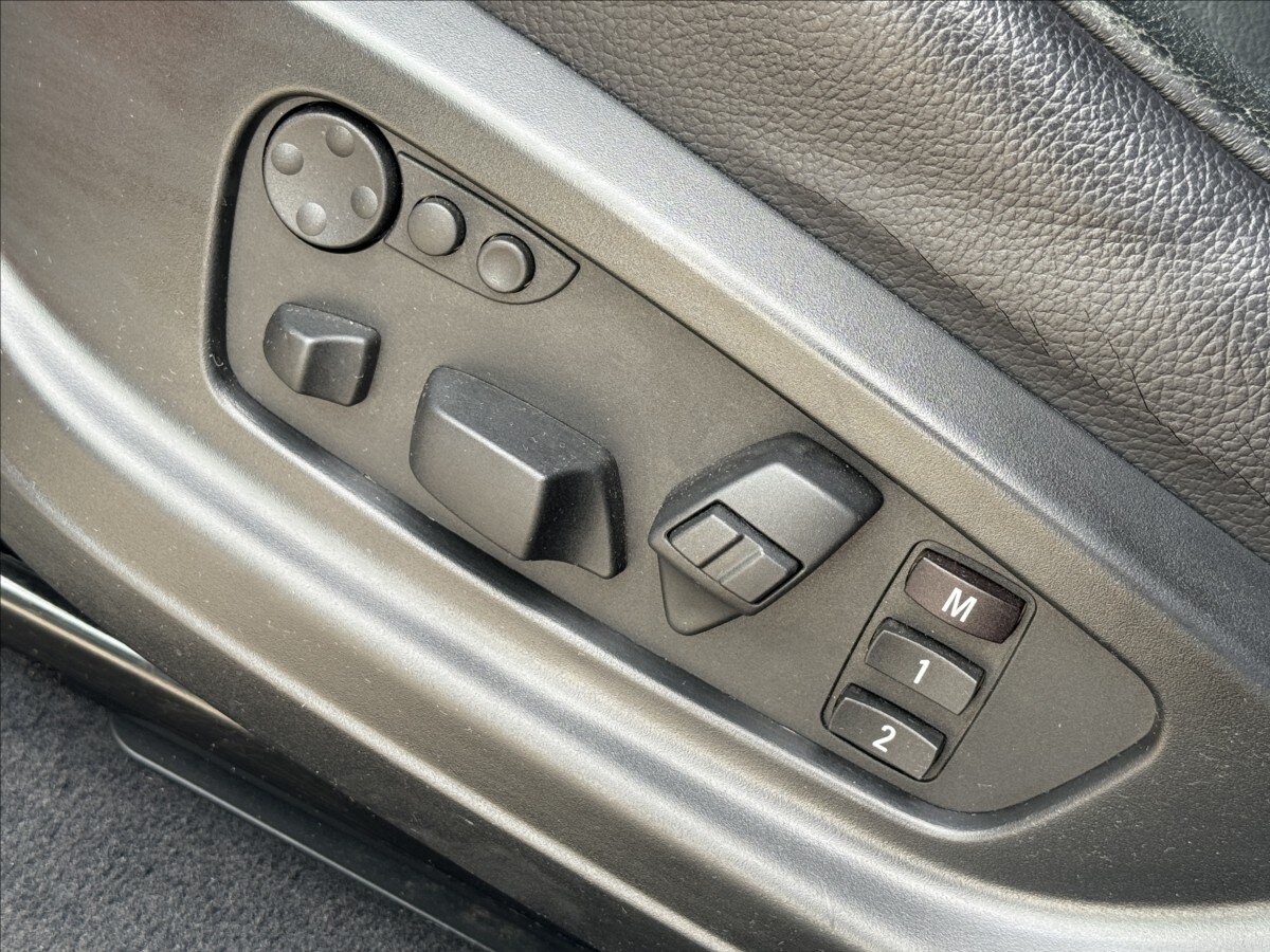 BMW X6 SUV / Terénní 3,0 l 180 kw