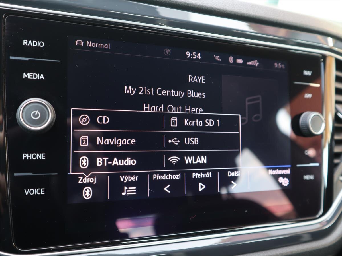 Volkswagen T-Roc CUV / Crossover 1,5 l 110 kw