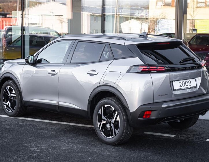 Peugeot 2008 SUV / Terénní 1,2 l 107 kw