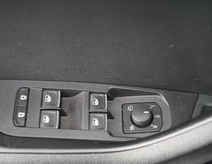 Škoda Karoq SUV 1,5 l 110 kw