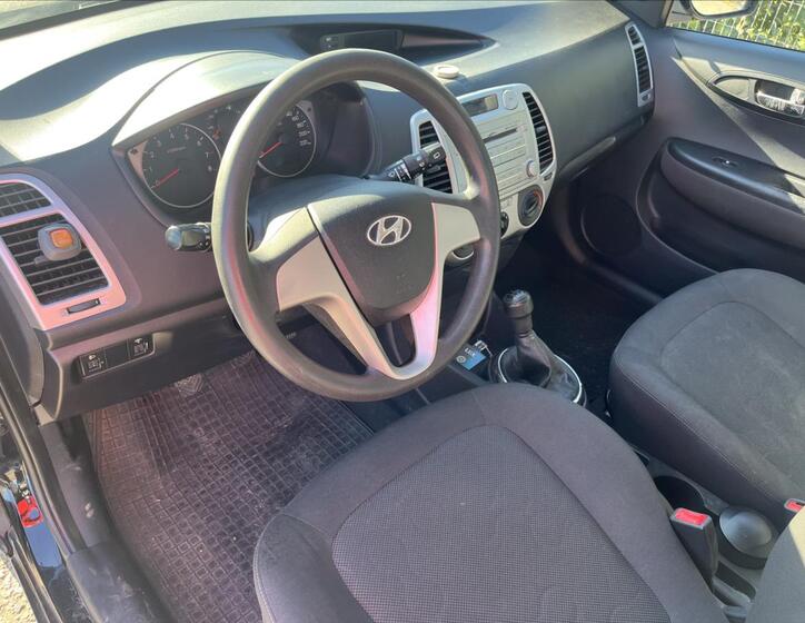 Hyundai i20 9